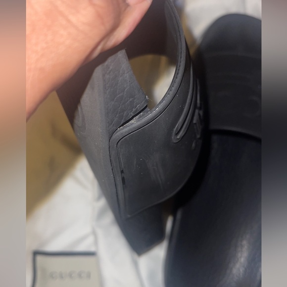 GUCCI Rubber Logo Slide Sandals - Picture 7 of 9